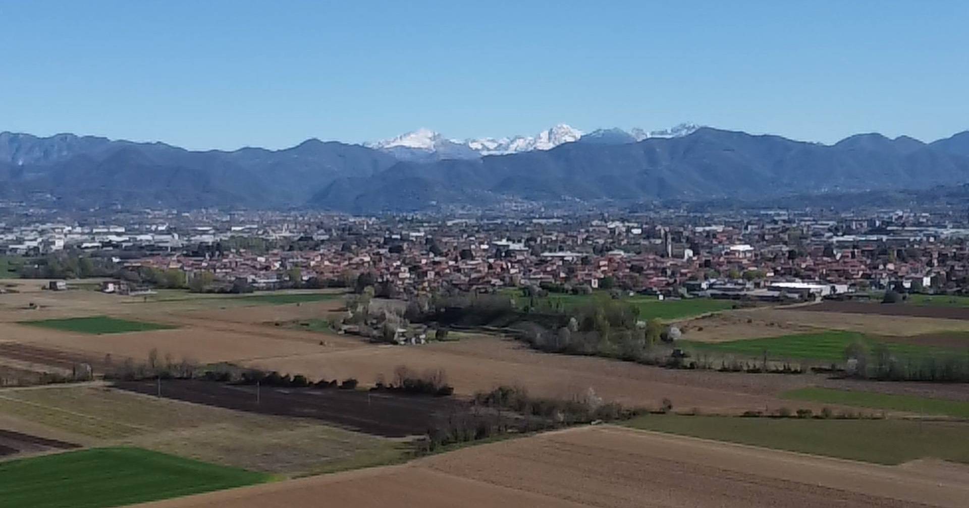 UN ANGOLO DI CAMPAGNA TUTTO PER TE

Terreno agricolo di circa 5.000 mq con rustico e accesso diretto da strada asfaltata