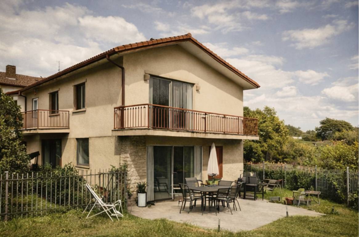 # **NON STAI ACQUISTANDO UNA CASA PERFETTA. STAI ACQUISTANDO UNA CASA CON GRANDI QUALITÀ E IL POTENZIALE PER DIVENTARE STRAORDINARIA.**
## **Casa singola con giardino privato, terrazza e auto
