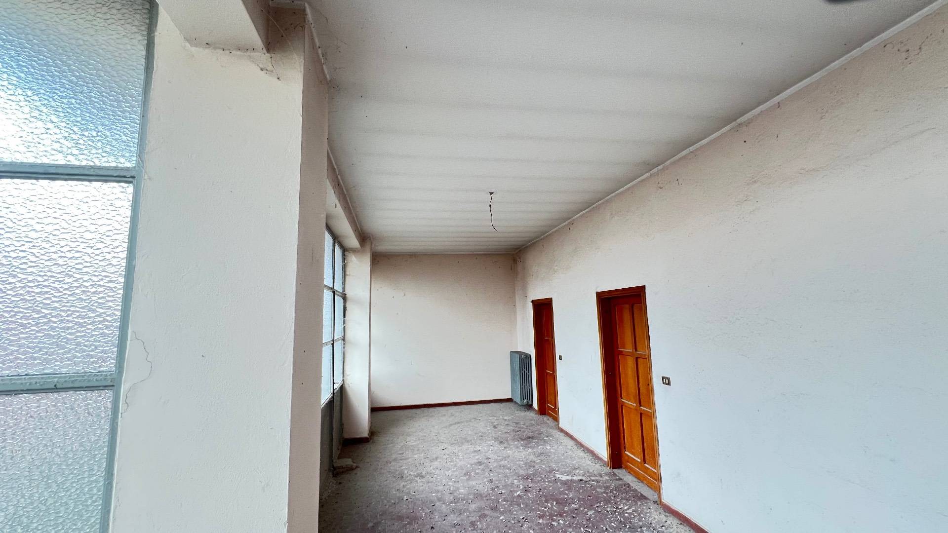 # **240 MQ INDIPENDENTI NEL CENTRO DI BOTTANUCO. UNA VERA OPPORTUNITÀ PER IMPRESE E INVESTITORI.**
## **Porzione di casa indipendente con circa 200 mq di area privata**
### **Prezzo interessa