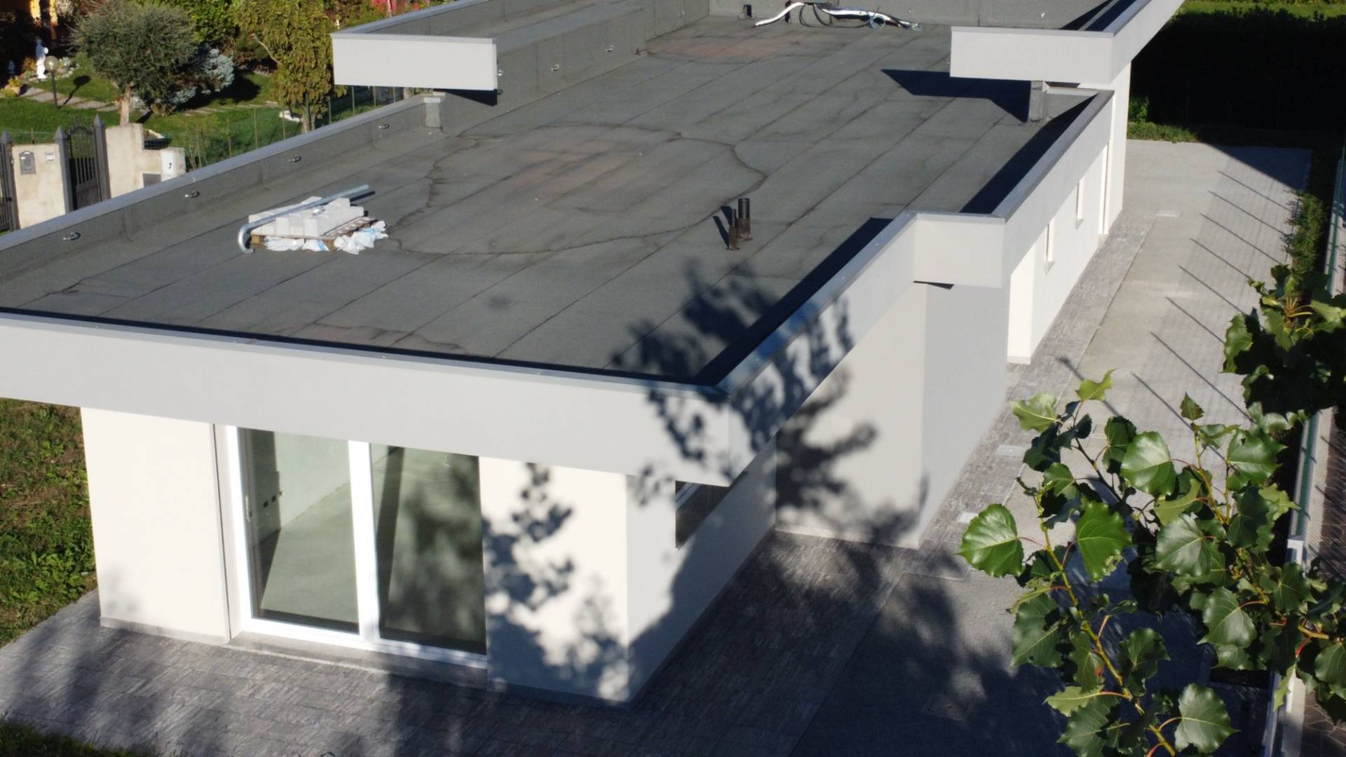 VILLE BIFAMILIARI IN CLASSE A4 – GIARDINO PRIVATO E AUTORIMESSA DOPPIA