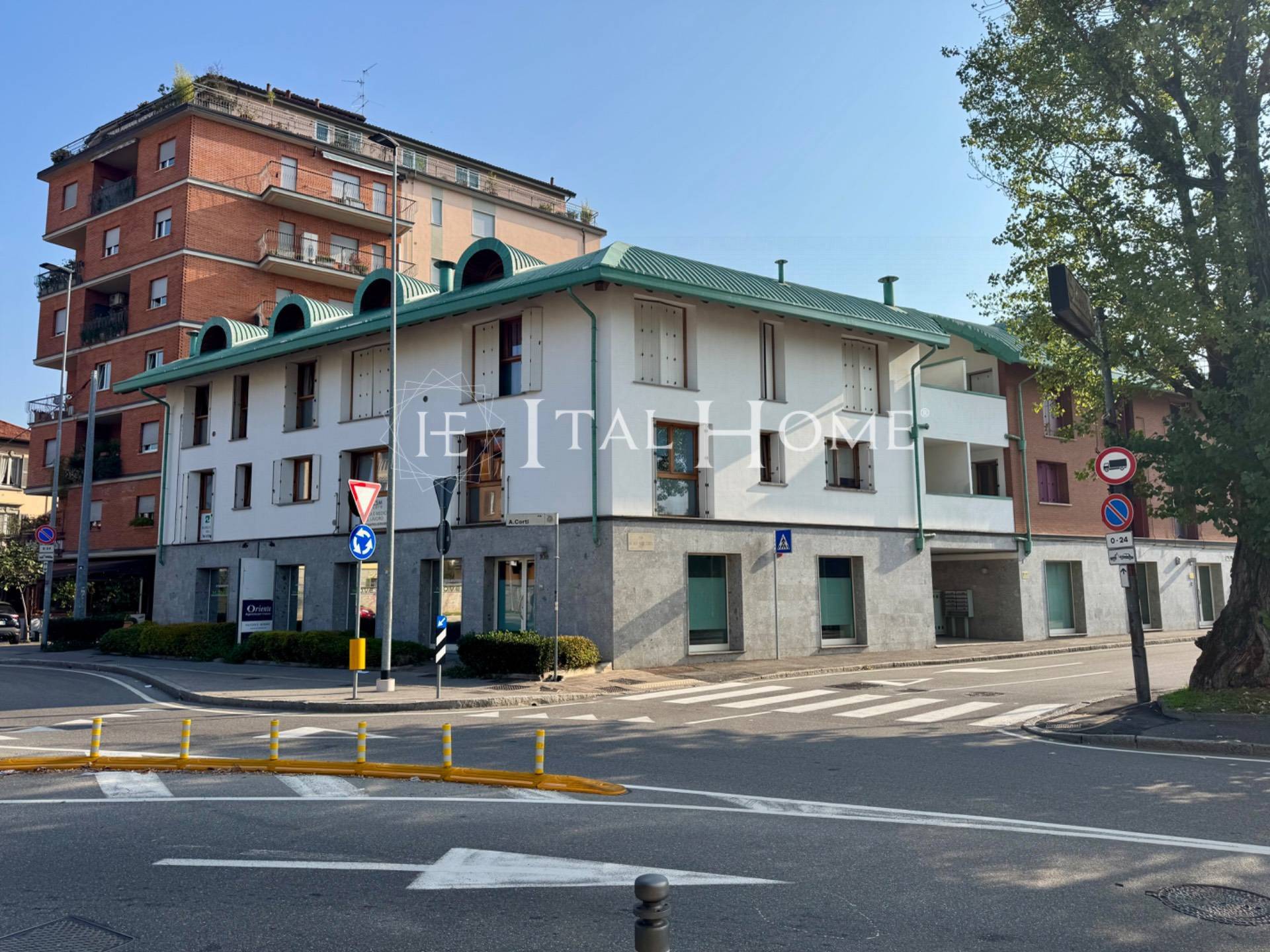 Box o garage In Vendita a Bergamo